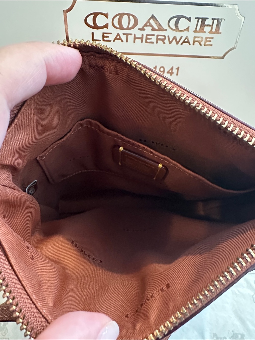 Coach crossbody - Picture 3 of 4